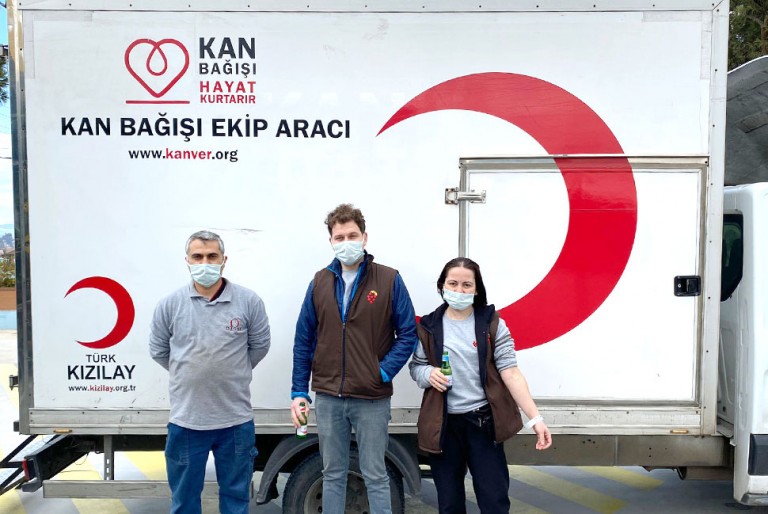 turk-kizilay-blood-donations-ozgur-foods